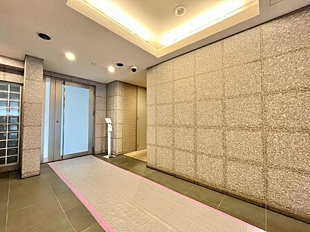 館内は静寂な中が保たれており、管理が行き届いている印象を受けました。