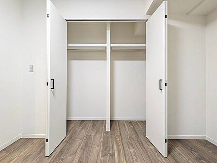 収納スペースが付いていて、お部屋を広く使っていただけます。
