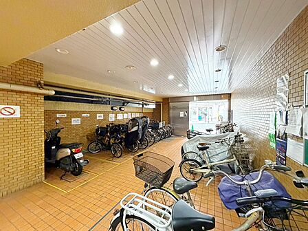 館内は静寂な中が保たれており、管理が行き届いている印象を受けました。