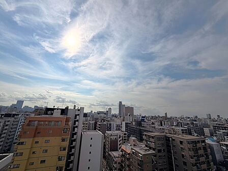 眺望や窓からの景色が良いと、家で過ごす時間も快適です。