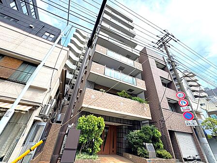 飽きのこないシンプルモダンな外観です。