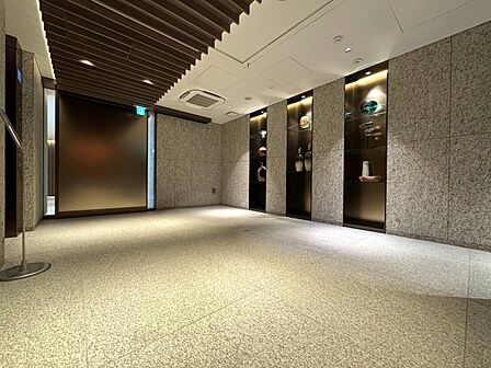 館内は静寂な中が保たれており、管理が行き届いている印象を受けました。