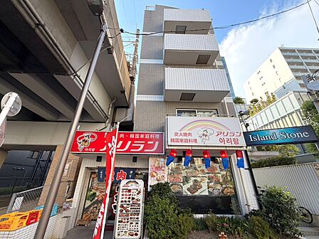 忙しく過ぎゆく日常を置き去るほど、ゆったりした時間が流れる住環境。