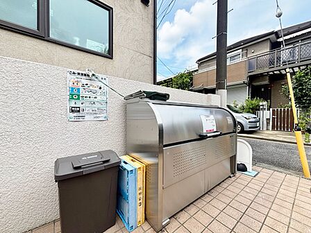 ゴミ置場。綺麗に管理されております。
