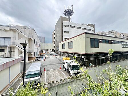 陽当たり・通風・開放感に恵まれた環境です。