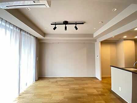 落ち着いた雰囲気に包まれて、伸びやかな空間。