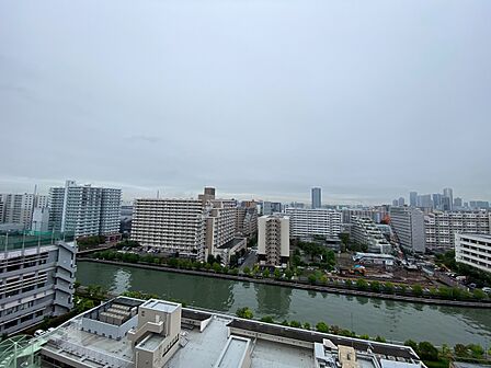 眺望や窓からの景色が良いと、家で過ごす時間も快適です。