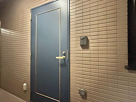 清潔感のある落ち着いた雰囲気の玄関です。