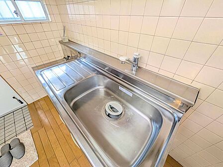 使いやすくスタイリッシュなキッチン空間になっております。