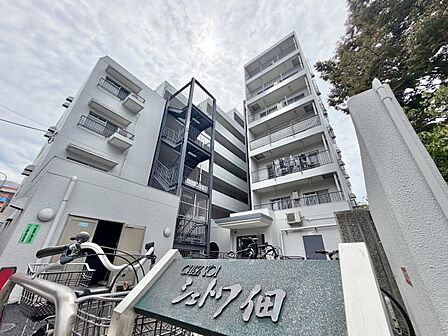 飽きのこないシンプルモダンな外観です。