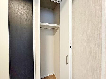 収納スペースが付いていて、お部屋を広く使っていただけます。