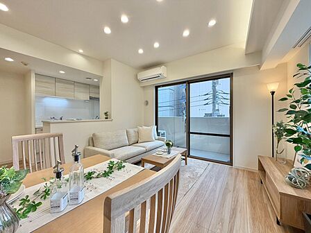 落ち着いた雰囲気に包まれて、伸びやかな空間。