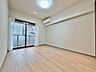 子供部屋：清かで艶やかな時間をもたらしてくれる室内です。