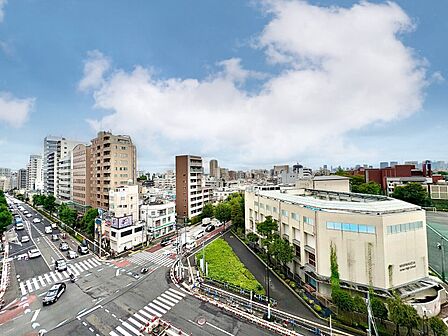 陽当たり・通風・開放感に恵まれた環境です。
