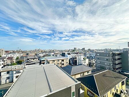 眺望や窓からの景色が良いと、家で過ごす時間も快適です。