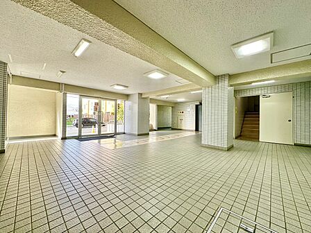館内は静寂な中が保たれており、管理が行き届いている印象を受けました。