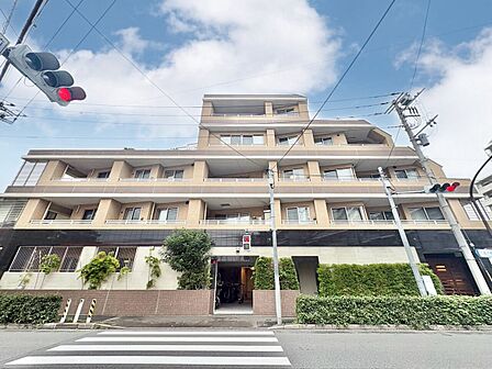 飽きのこないシンプルモダンな外観です。