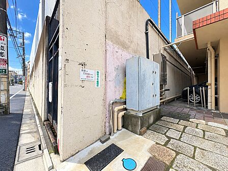 ゴミ置場。綺麗に管理されております。