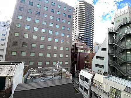 眺望や窓からの景色が良いと、家で過ごす時間も快適です。