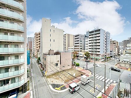 陽当たり・通風・開放感に恵まれた環境です。