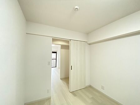 家電やスーツケース、ストック品など何でも片付く嬉しい空間です。