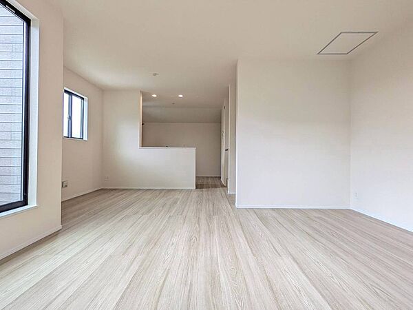 リビング/ダイニングを拡大表示