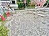 エントランス：上質感漂う玄関アプローチです。