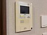 設備：誰が来てもわかる様にモニター付きインターホンを設置。