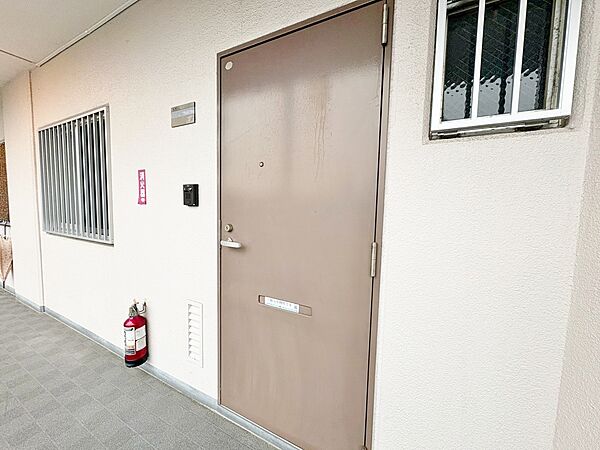 玄関を拡大表示