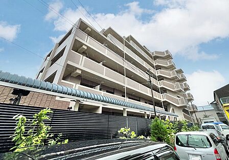忙しく過ぎゆく日常を置き去るほど、ゆったりした時間が流れる住環境。