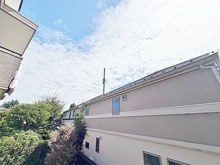 陽当たり・通風・開放感に恵まれた環境です。