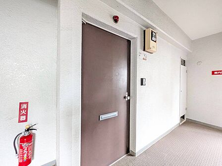 清潔感のある落ち着いた雰囲気の玄関です。