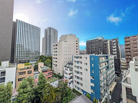 眺望や窓からの景色が良いと、家で過ごす時間も快適です。