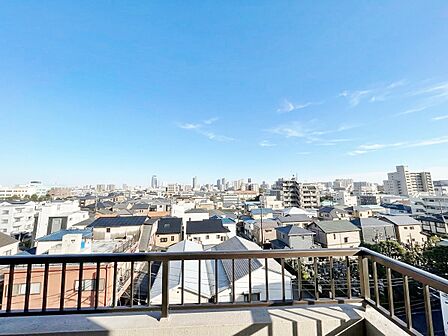陽当たり・通風・開放感に恵まれた環境です。※CG加工により晴天にしています。