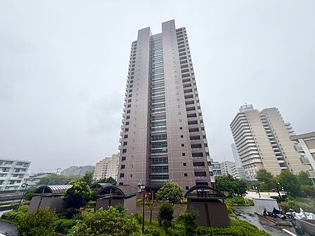 陽当たり・通風・開放感に恵まれた環境です。