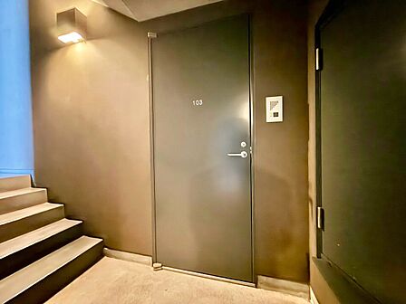 清潔感のある落ち着いた雰囲気の玄関です。