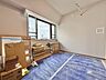 子供部屋：清かで艶やかな時間をもたらしてくれる室内です。