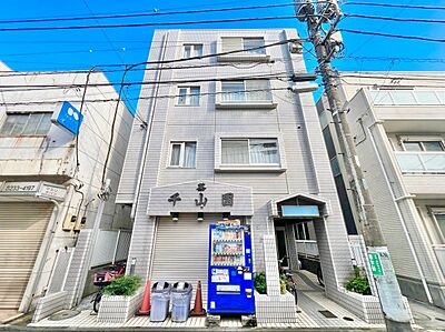 外観：飽きのこないシンプルモダンな外観です。