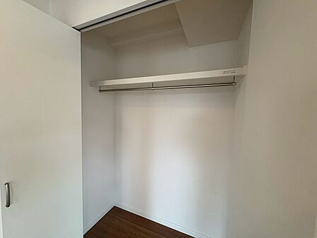 家電やスーツケース、ストック品など何でも片付く嬉しい空間です。