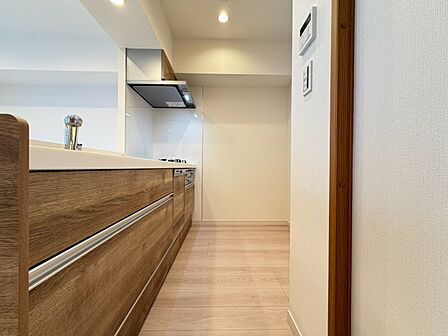 開放感のあるキッチンスペース。調理をしながら、会話も弾みそうですね。
