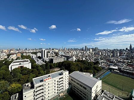 陽当たり・通風・開放感に恵まれた環境です。
