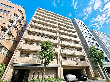 飽きのこないシンプルモダンな外観です。※CG加工により晴天にしています。