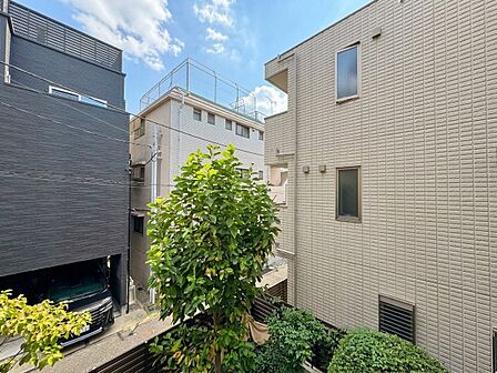 陽当たり・通風・開放感に恵まれた環境です。※CG加工により晴天にしています。