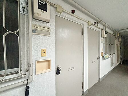 清潔感のある落ち着いた雰囲気の玄関です。