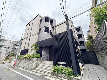 飽きのこないシンプルモダンな外観です。