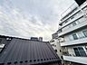 バルコニー：眺望や窓からの景色が良いと、家で過ごす時間も快適です。