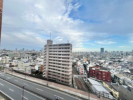 眺望や窓からの景色が良いと、家で過ごす時間も快適です。