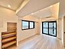 室内：通風・採光に優れ、心地よい光と風が溢れています。