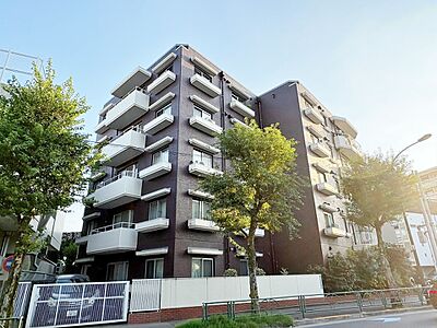 外観：飽きのこないシンプルモダンな外観です。