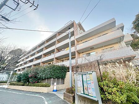 飽きのこないシンプルモダンな外観です。
